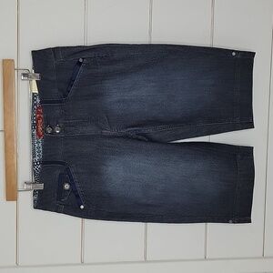 NWT One 5 One size 4 distressed blue denim walking shorts